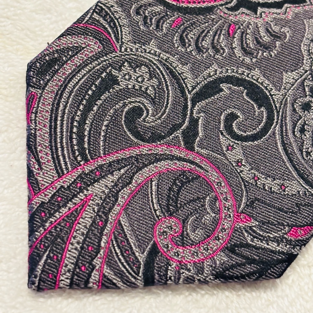 Brand New Stylish Tie By Paul Malone Palm Beach Brand New Stylish Tie By Paul Malone Palm Beach